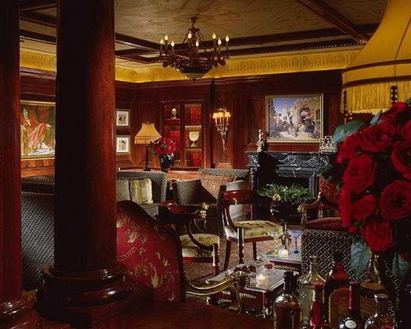 포 시즌 카이로 앳 더 퍼스트 레지던스 기자 외부 사진 The interior of the bar