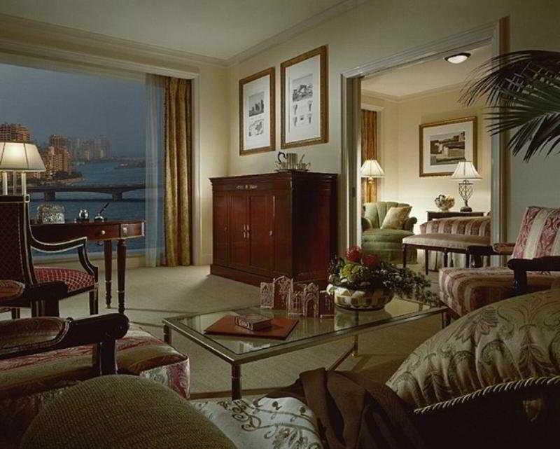 포 시즌 카이로 앳 더 퍼스트 레지던스 기자 외부 사진 A suite at the Four Seasons Hotel