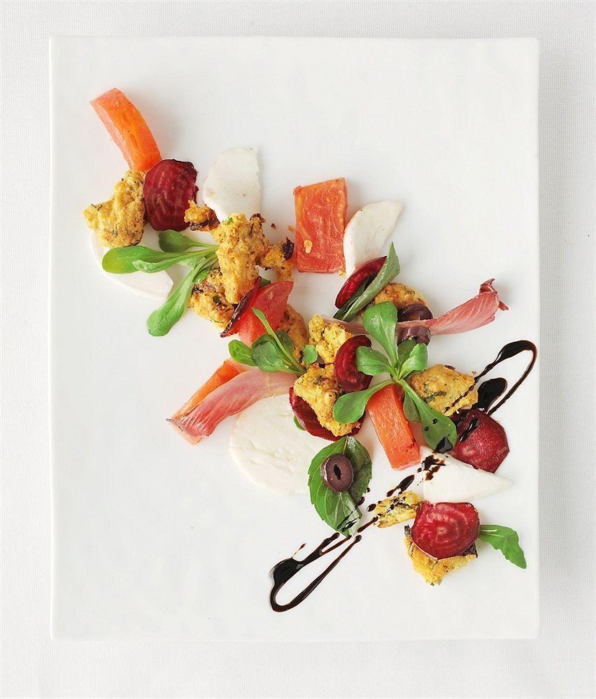 포 시즌 카이로 앳 더 퍼스트 레지던스 기자 외부 사진 A salad